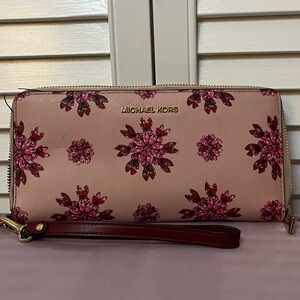 Michael Kors Zip Around Wallet